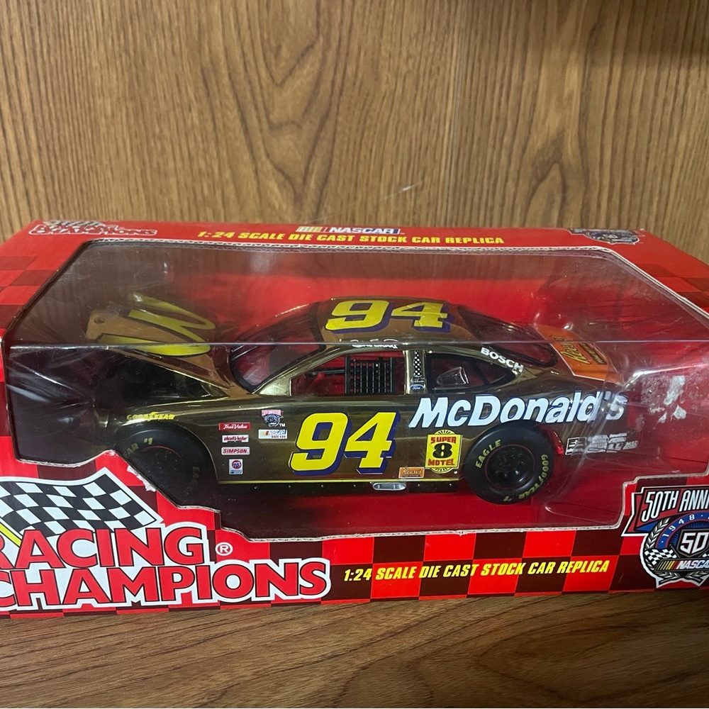 Vintage Gold Racing Champions #94 Bill Elliot McDonald’s 1998 Ford Taurus 1/24